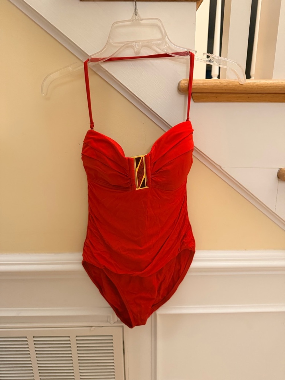 Ladies Size 6 "La Blanca" Red One-Piece Swimsuit with Gold Accent SEXY GUC
